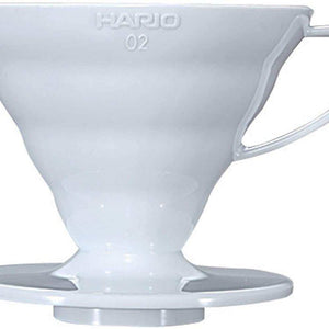 Vorresti iniziare con metodi alternativi di preparazione del caffè, ma non sai cosa scegliere? Hario V-60 Dripper è fatto per te!
Ti permette di ottenere il massimo Hario V60-02