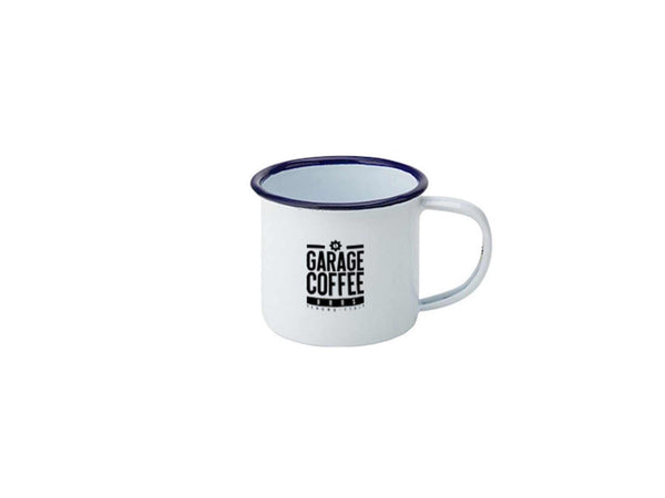 Tazza metallo garage bianca smaltata con scritta Garage Coffee e bordo blu